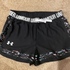 Under Armor youth athletic shorts Size YXL. 3” inseam.